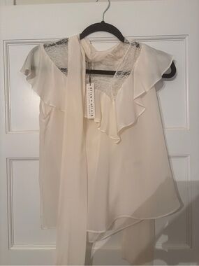 NWT Alice + Olivia Off White Blouse